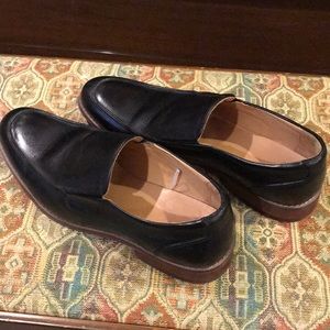 Men’s leather black dress shoes